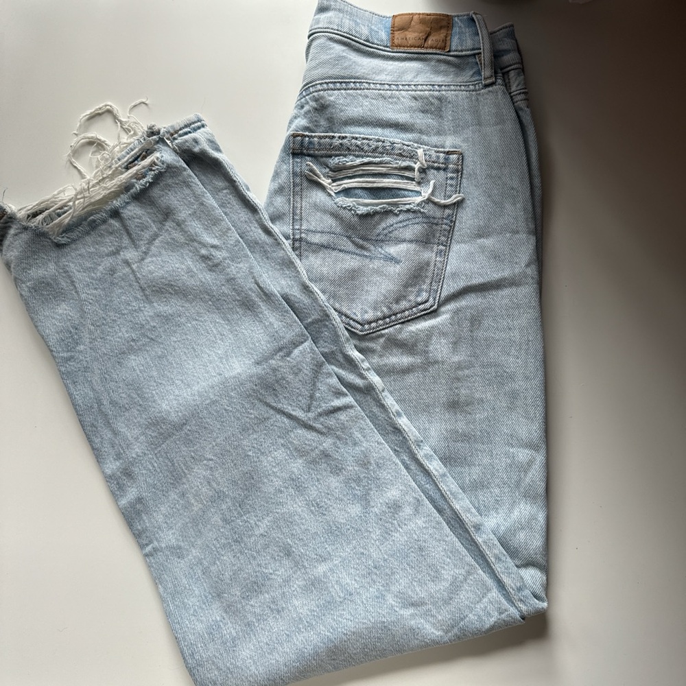 Light Wash American Eagle Straight Leg Jeans